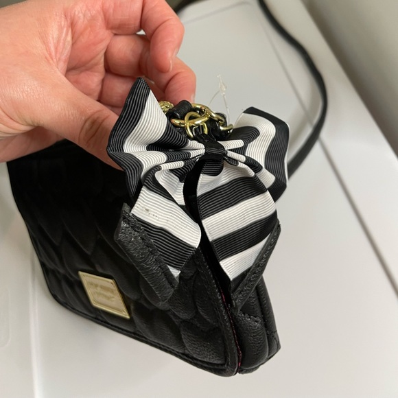 Betsey Johnson wallet on a string - Picture 2 of 7